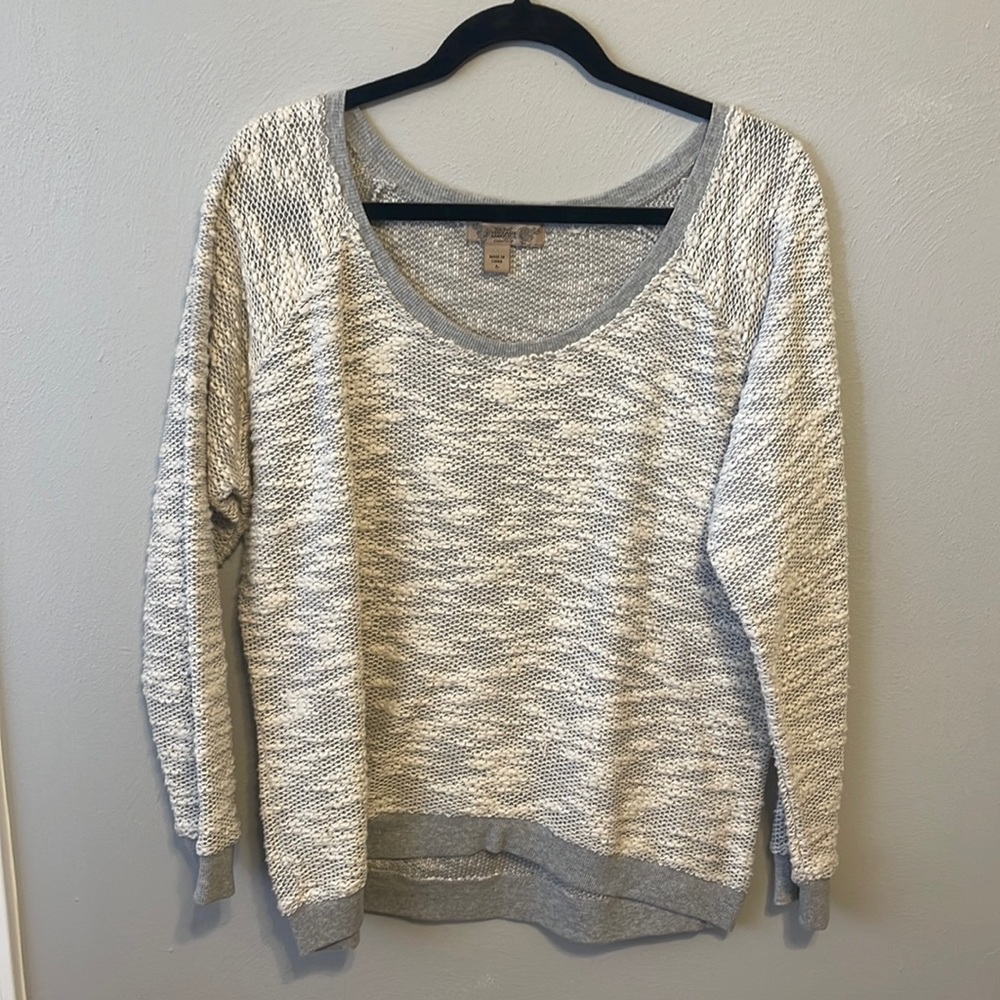 Cream & grey knit sweater. Size Large - Picture 1 of 2